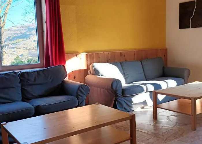 Spacieuse à Avec Piscine Partagée 160 M² Villa